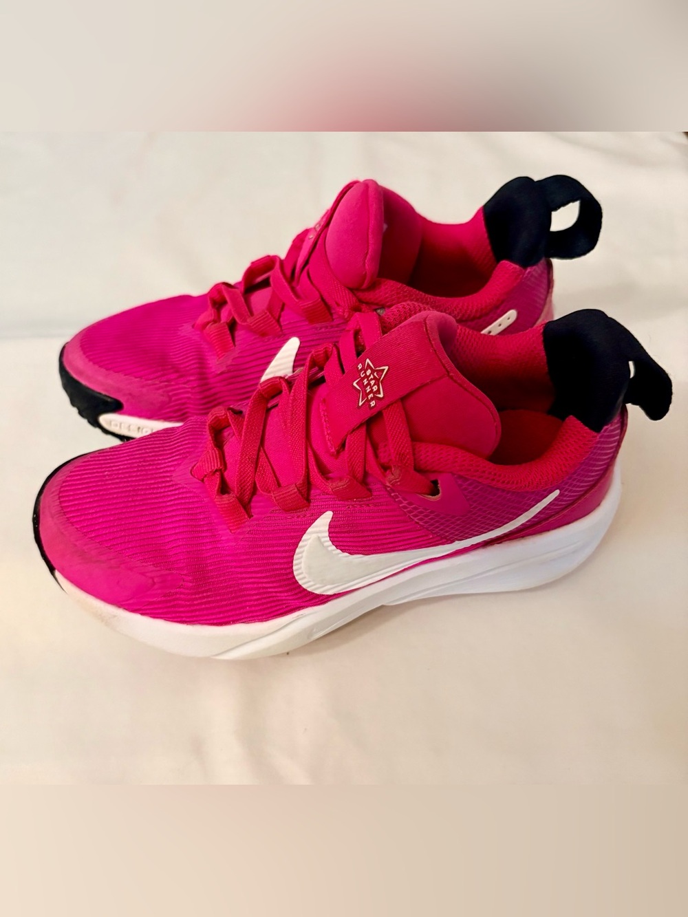 Nike Little Girls Star Runner 4 Sneakers Pink White Black